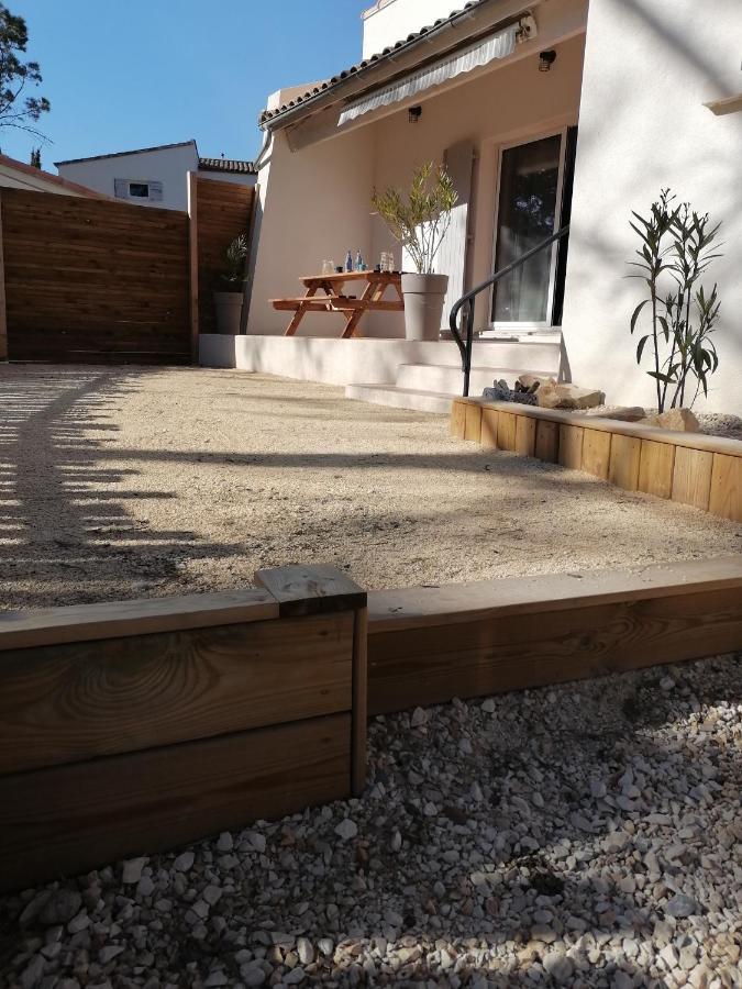 Maison 5 Personnes En Garrigue - Piscine-Spa Prive Langlade Exterior foto